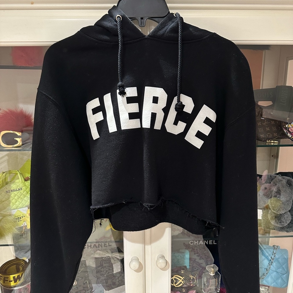 Stylestalker cropped hoodie “FIERCE” size S